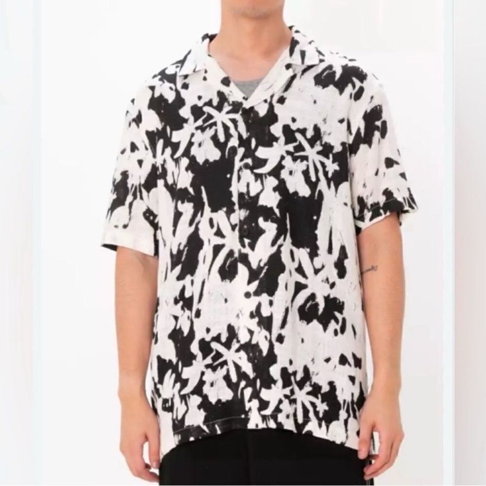 Zara Printed Men's Black & White Button Down
Shirt(Size XL)